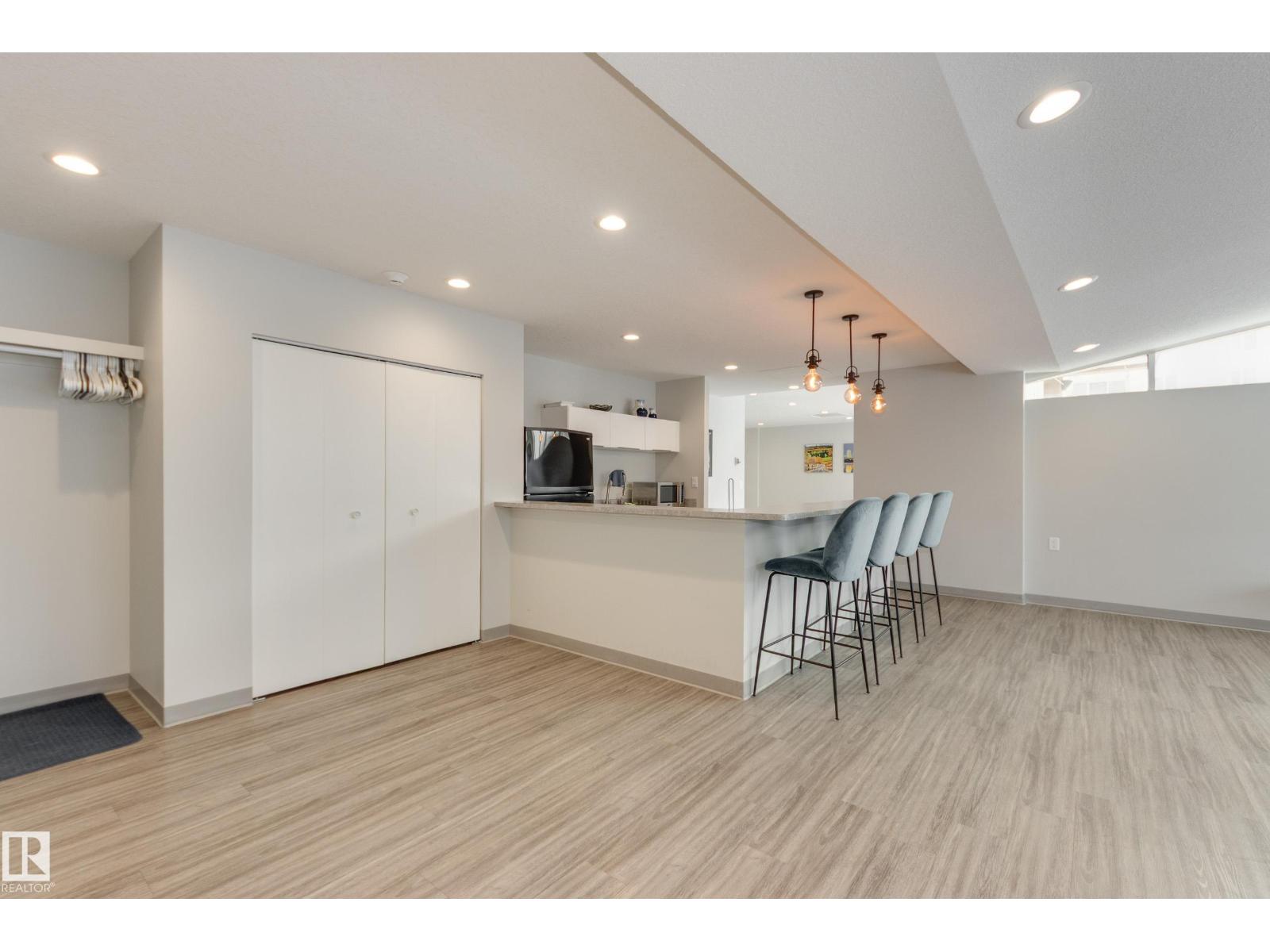 #702 11307 99 AV NW, Edmonton