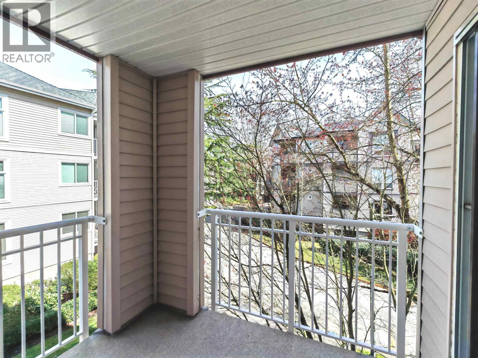 235 7451 MOFFATT ROAD, Richmond