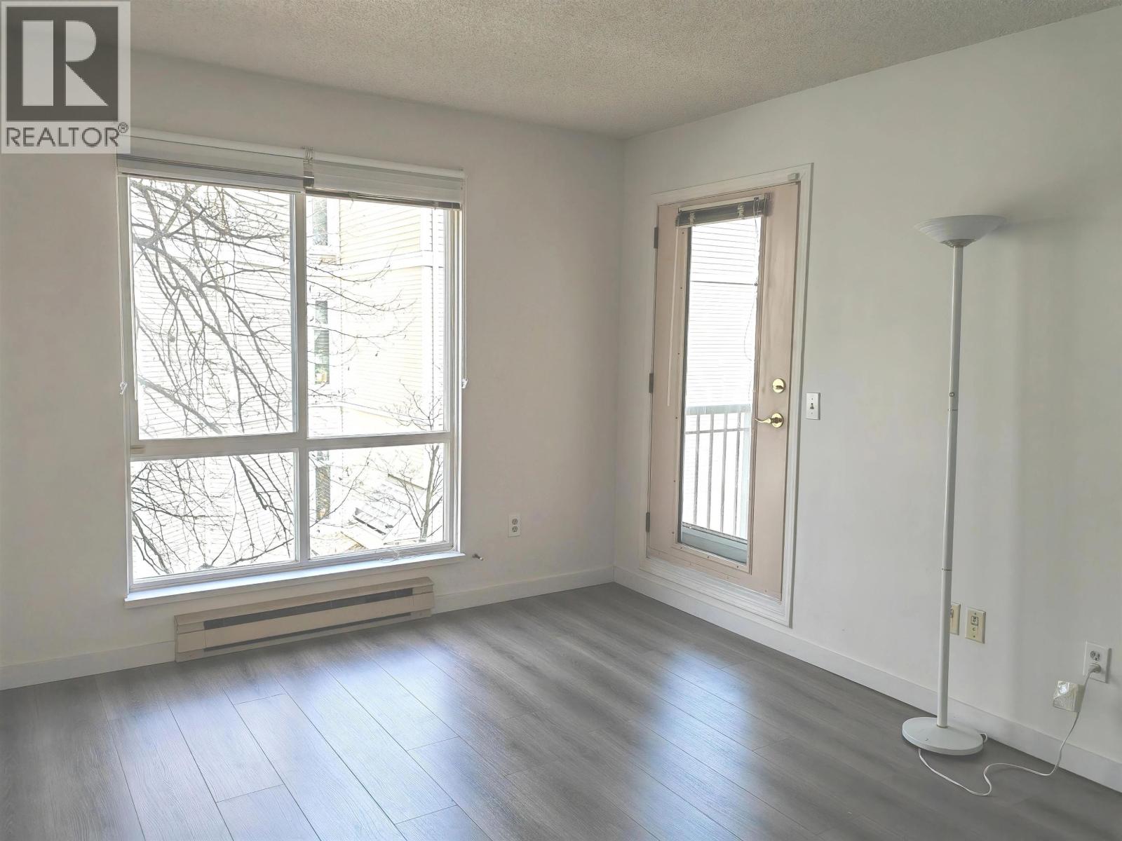 235 7451 MOFFATT ROAD, Richmond