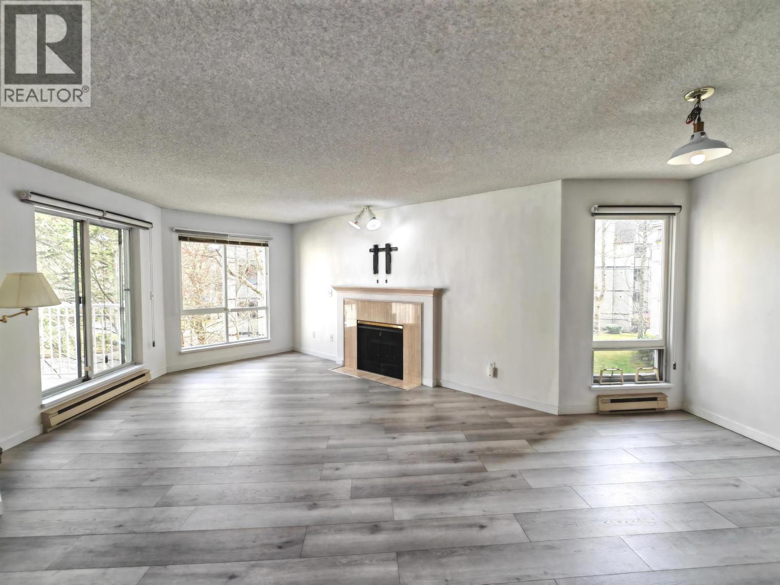 235 7451 MOFFATT ROAD, Richmond