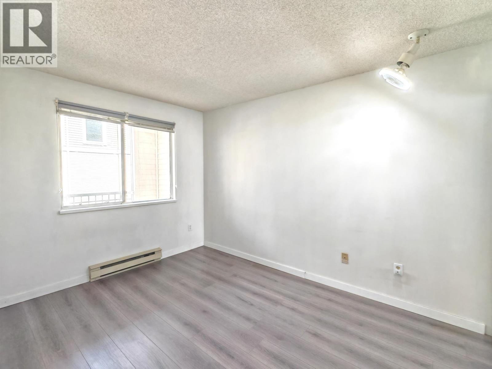 235 7451 MOFFATT ROAD, Richmond