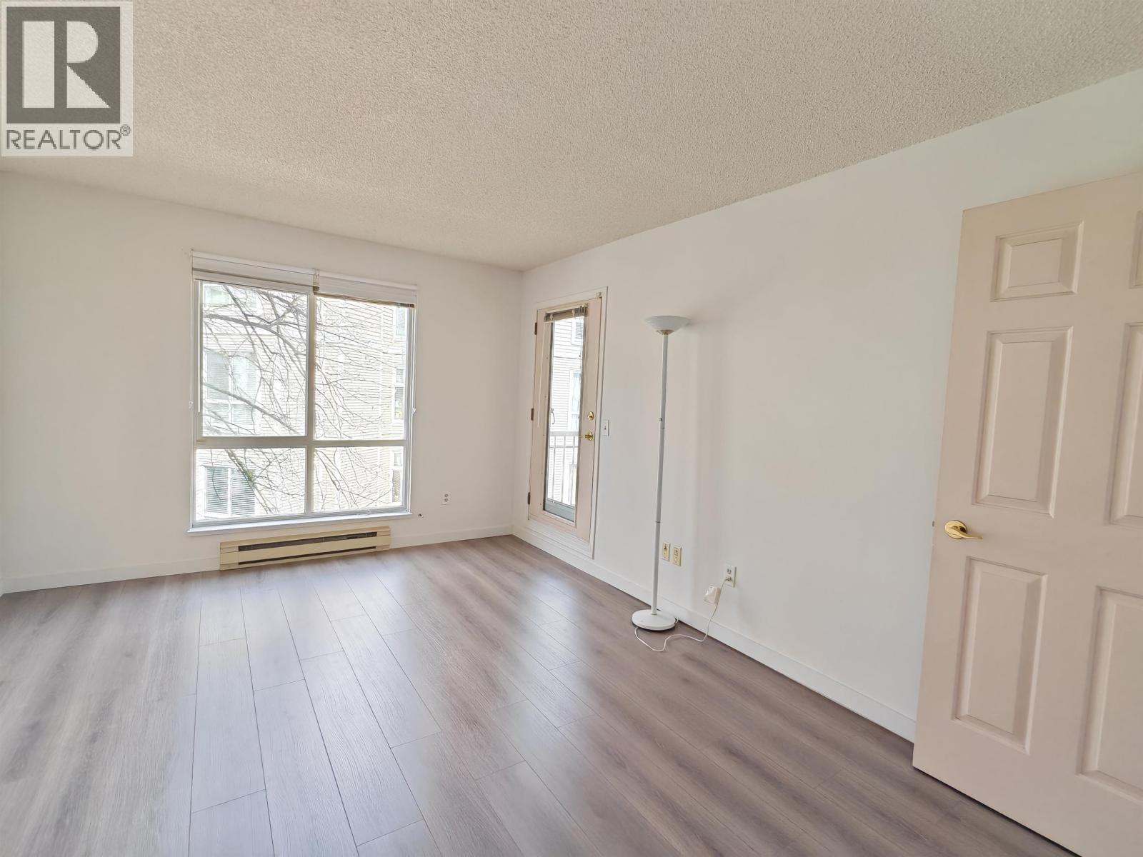 235 7451 MOFFATT ROAD, Richmond