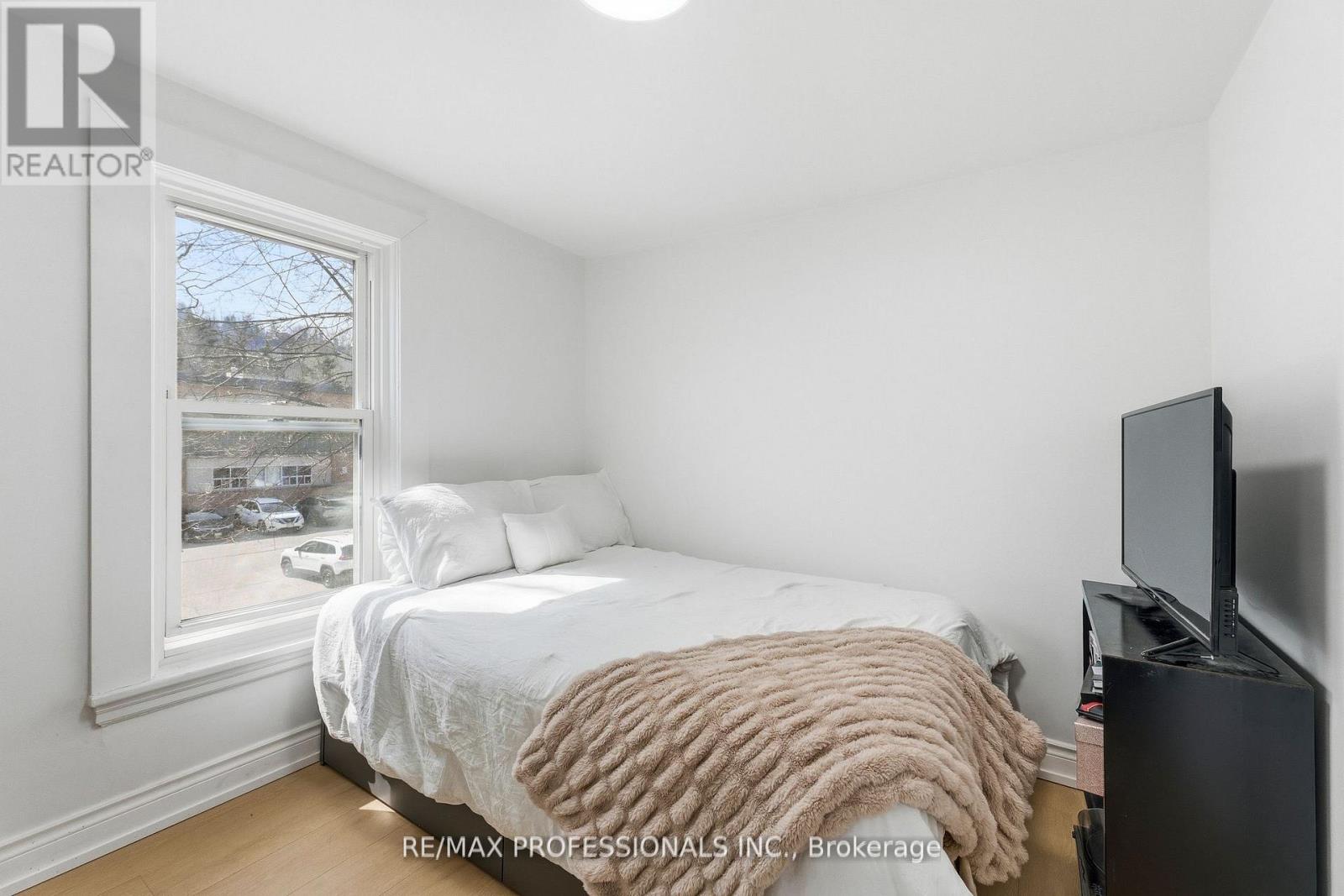 14 KIDD AVENUE - 24