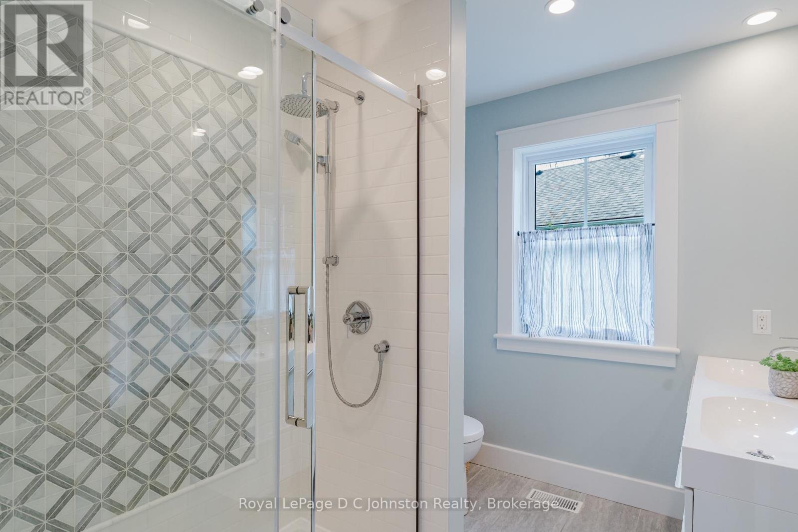 Custom Tile, 4 PC bath