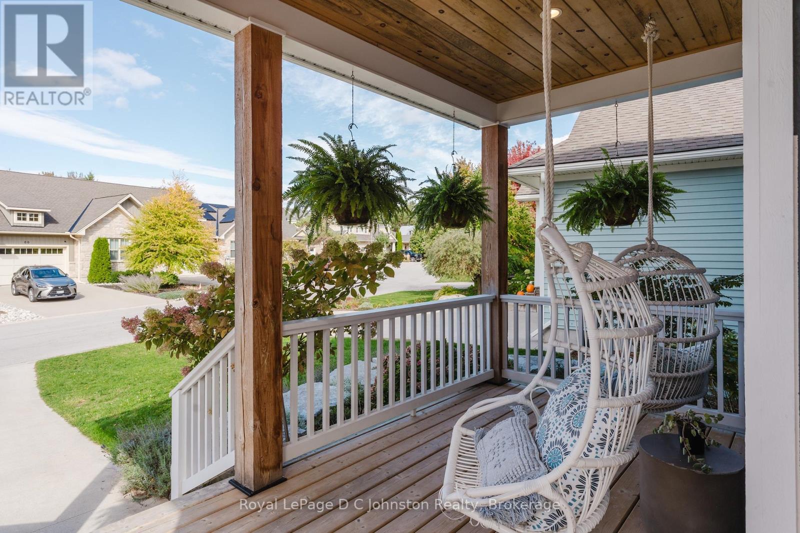 Front Porch perfect for Relaxing