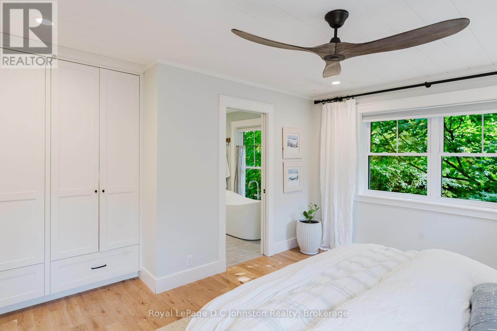 Custom built-in wardrobe