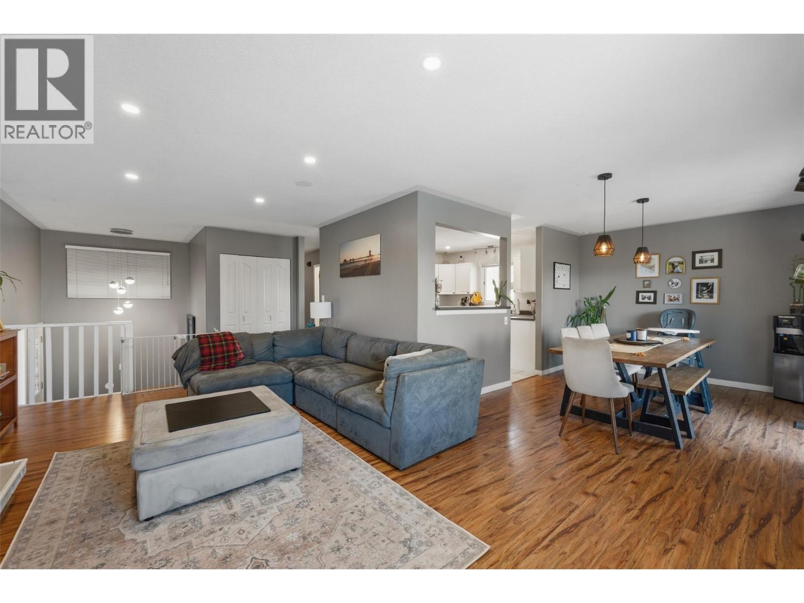 3853 Glenway Road - 14