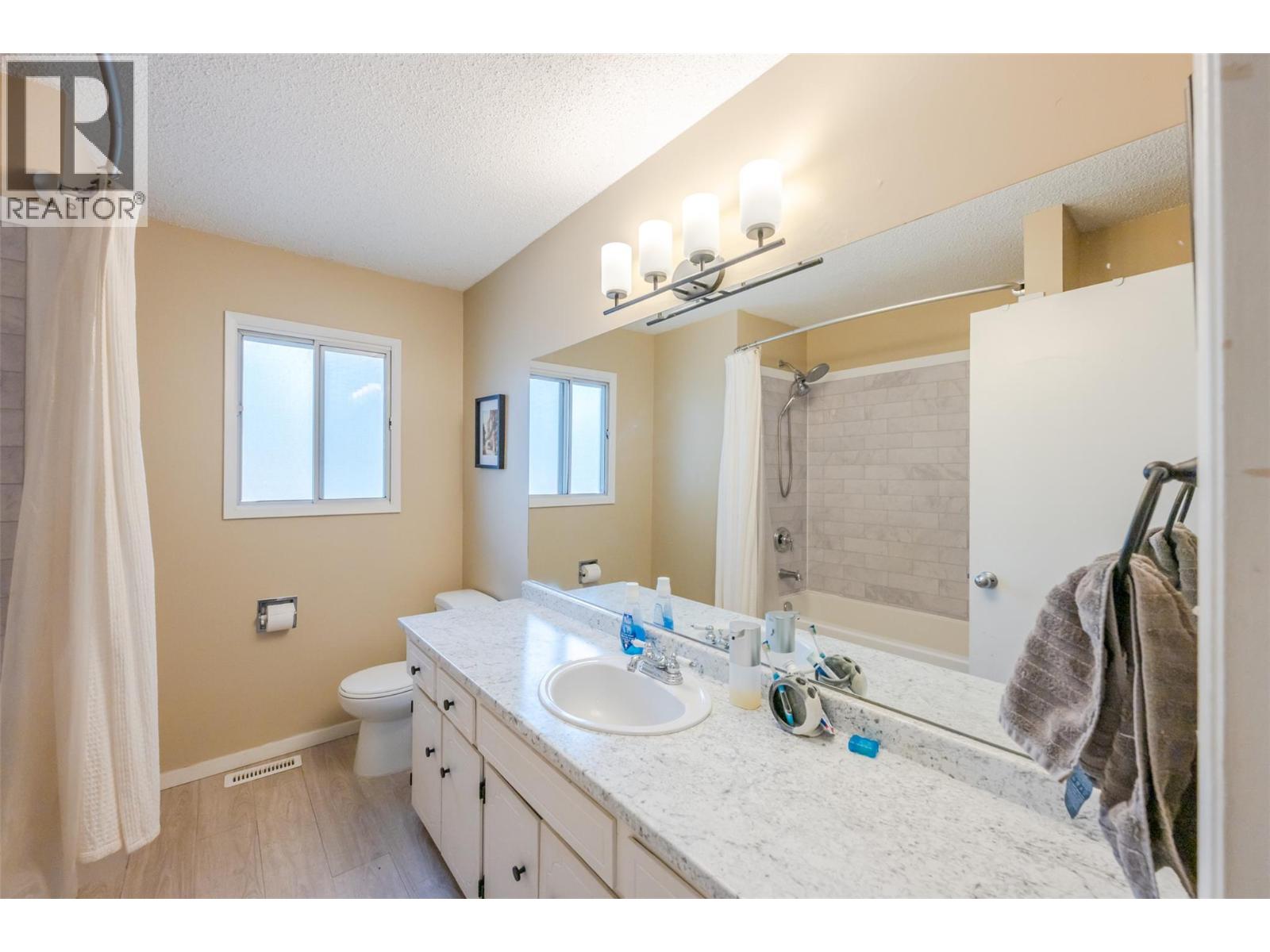 3853 Glenway Road - 18