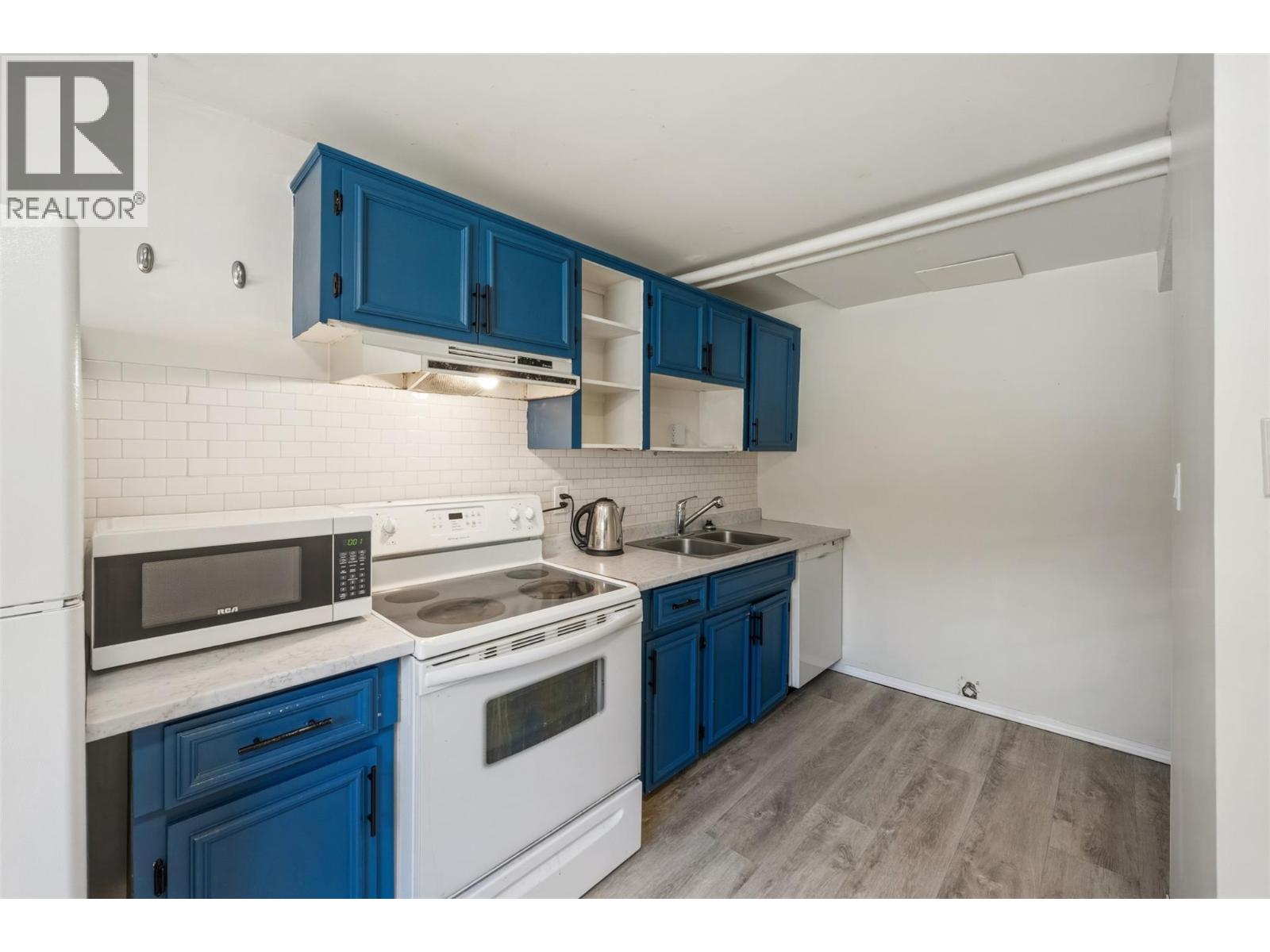 3853 Glenway Road - 26