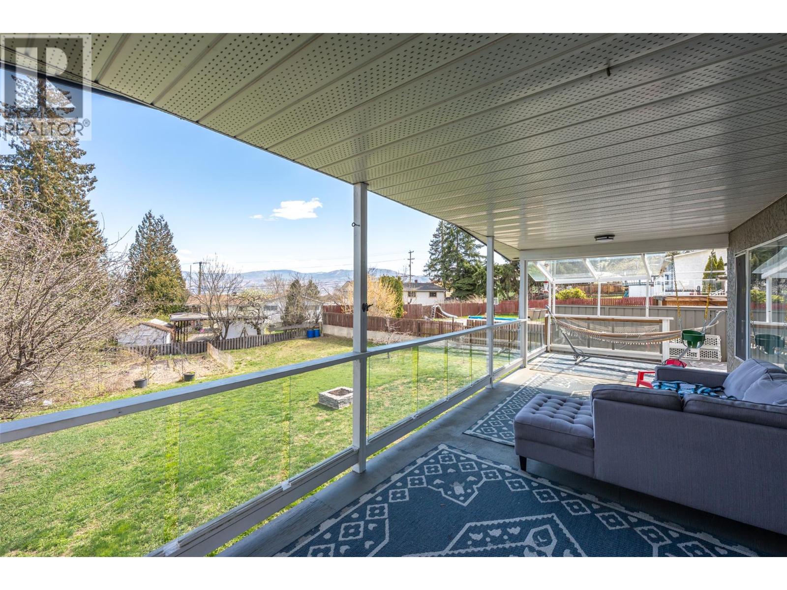 3853 Glenway Road - 39