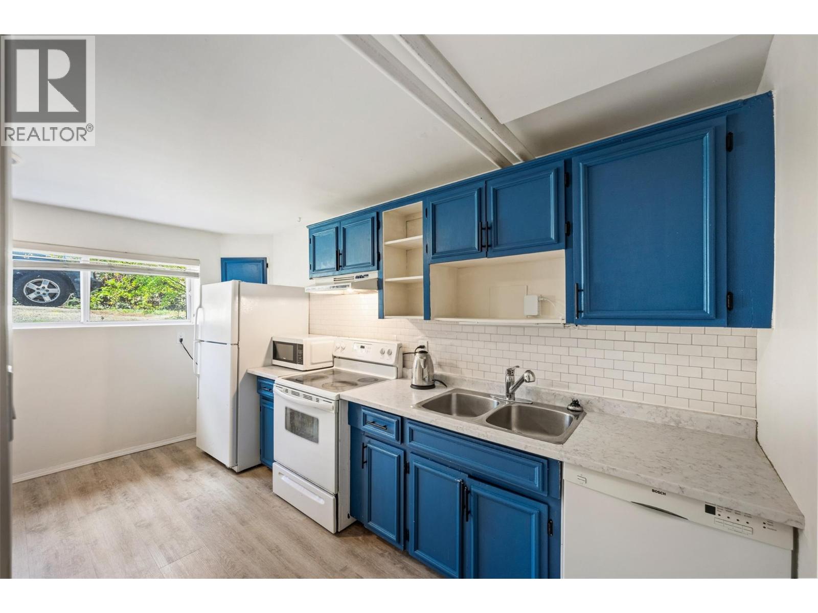 3853 Glenway Road - 8