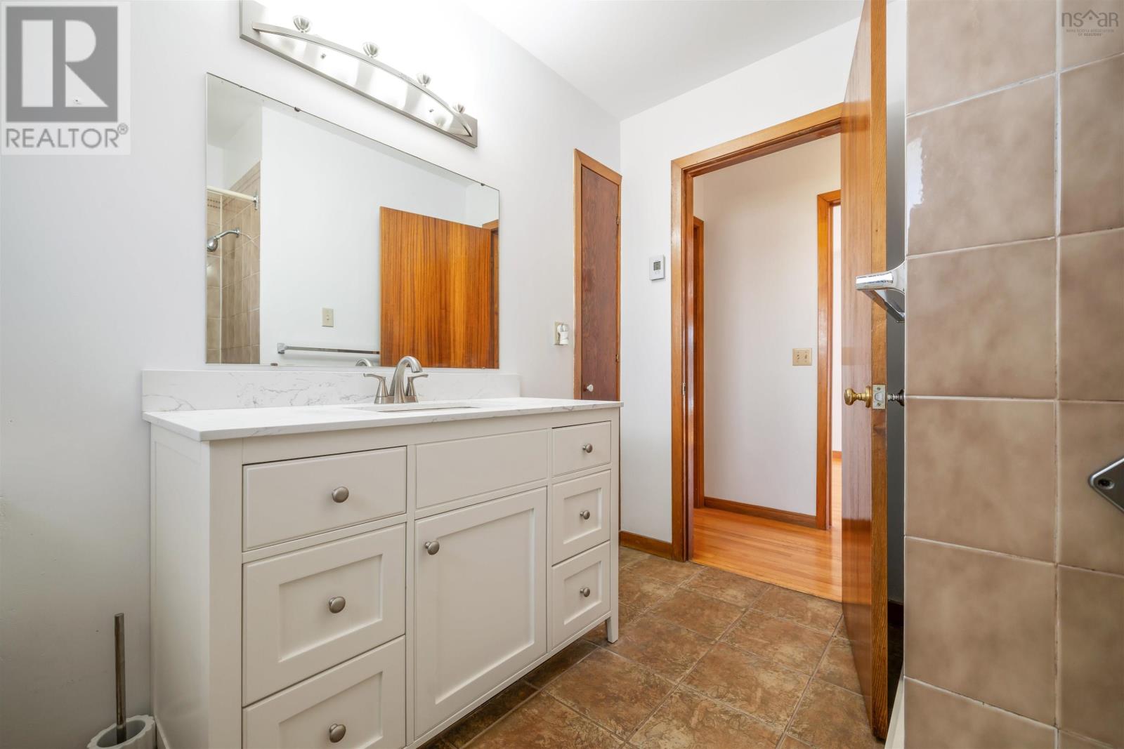 Property 33 of 46 of 254 George Street