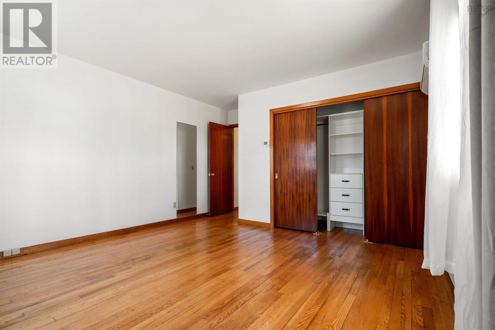 Property 36 of 46 of 254 George Street