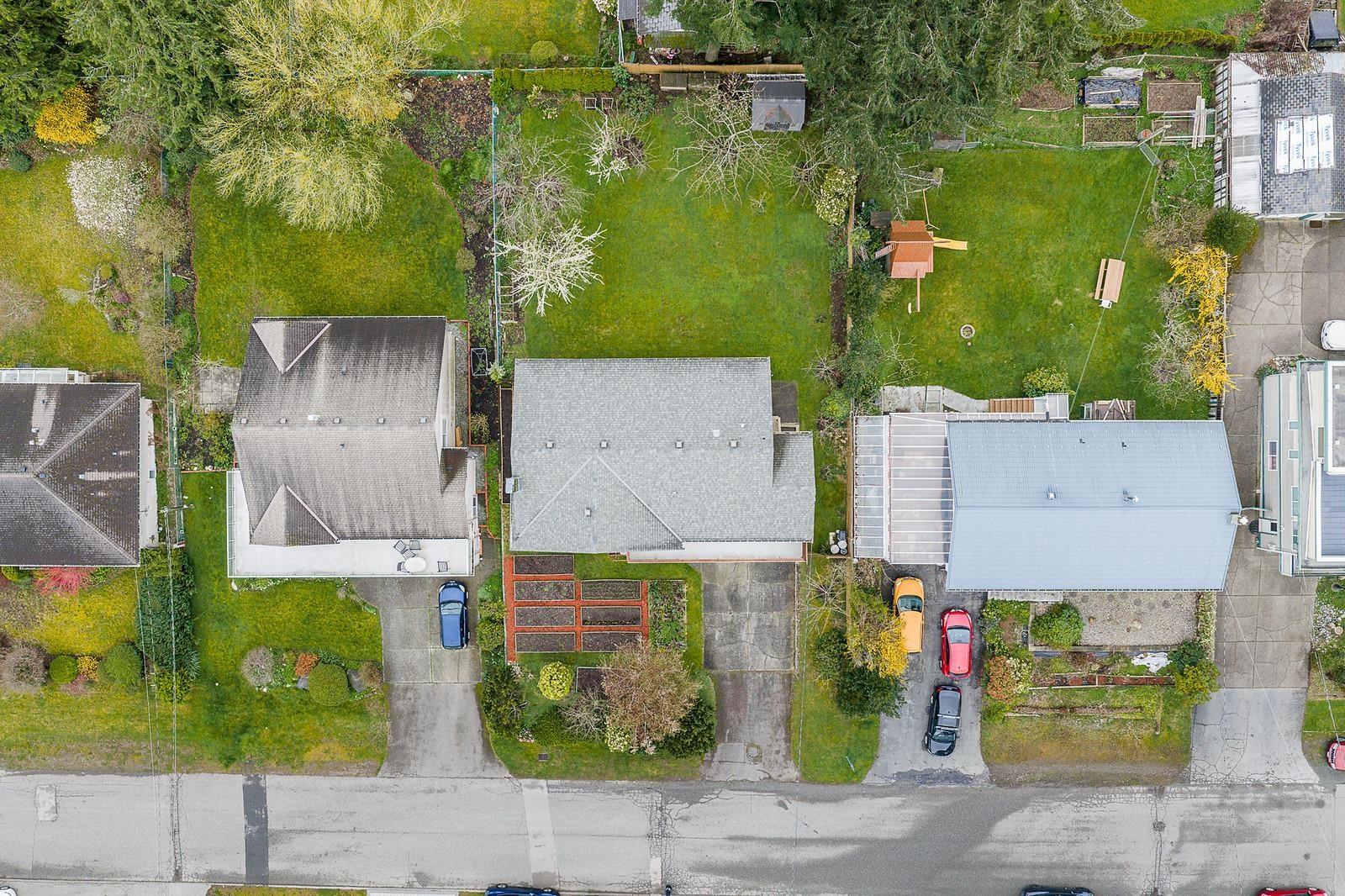 1243 PARKER STREET, White Rock