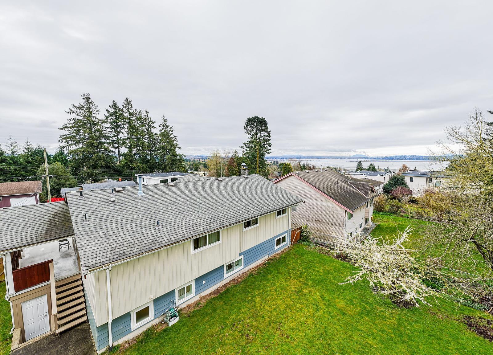 1243 PARKER STREET, White Rock