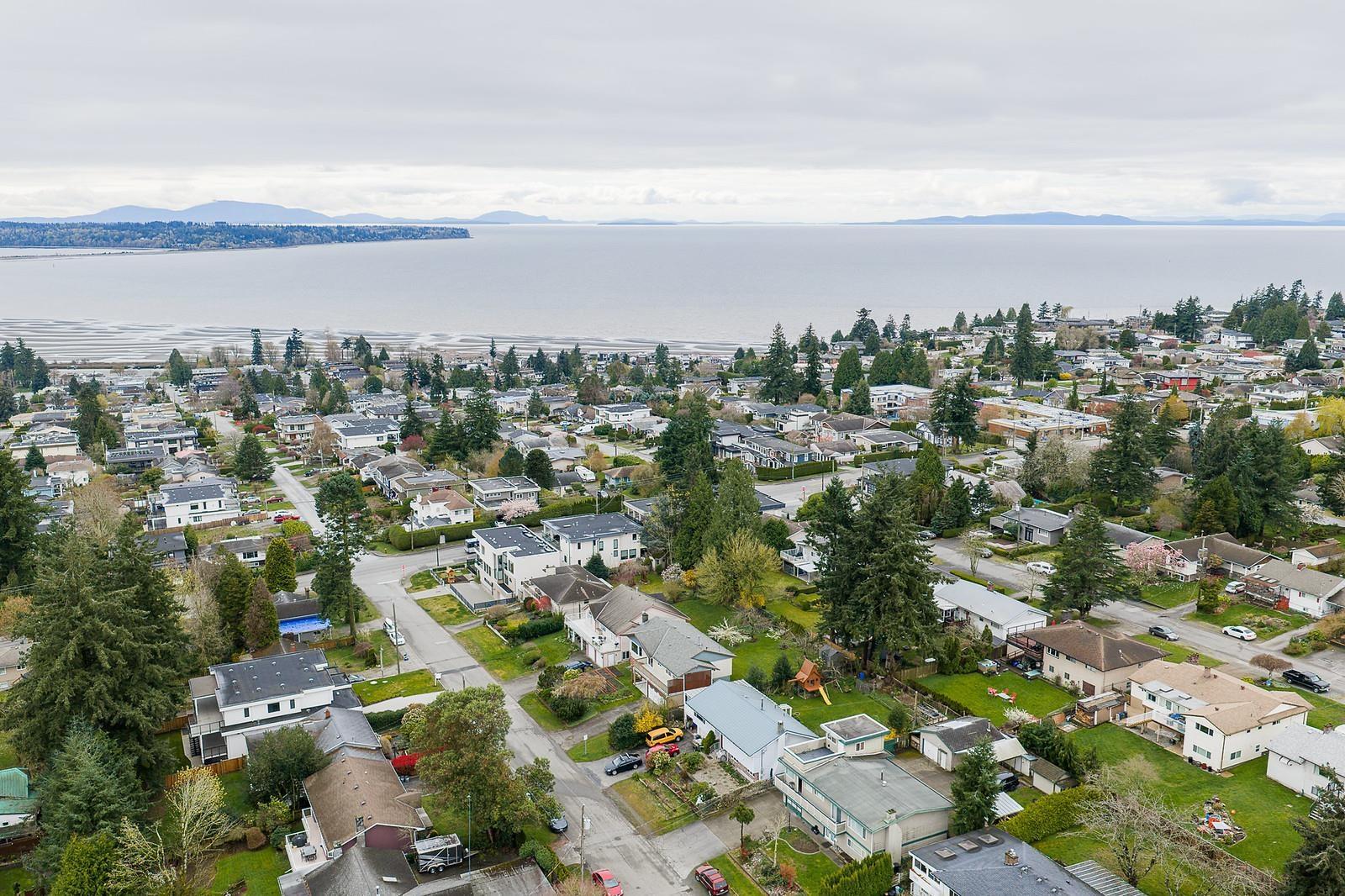 1243 PARKER STREET, White Rock