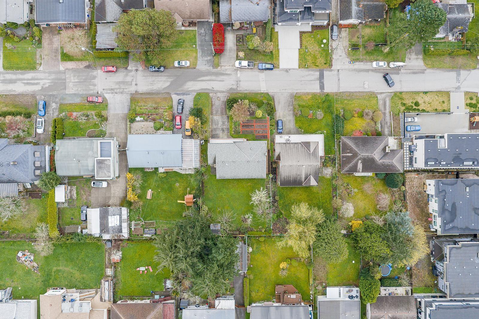 1243 PARKER STREET, White Rock