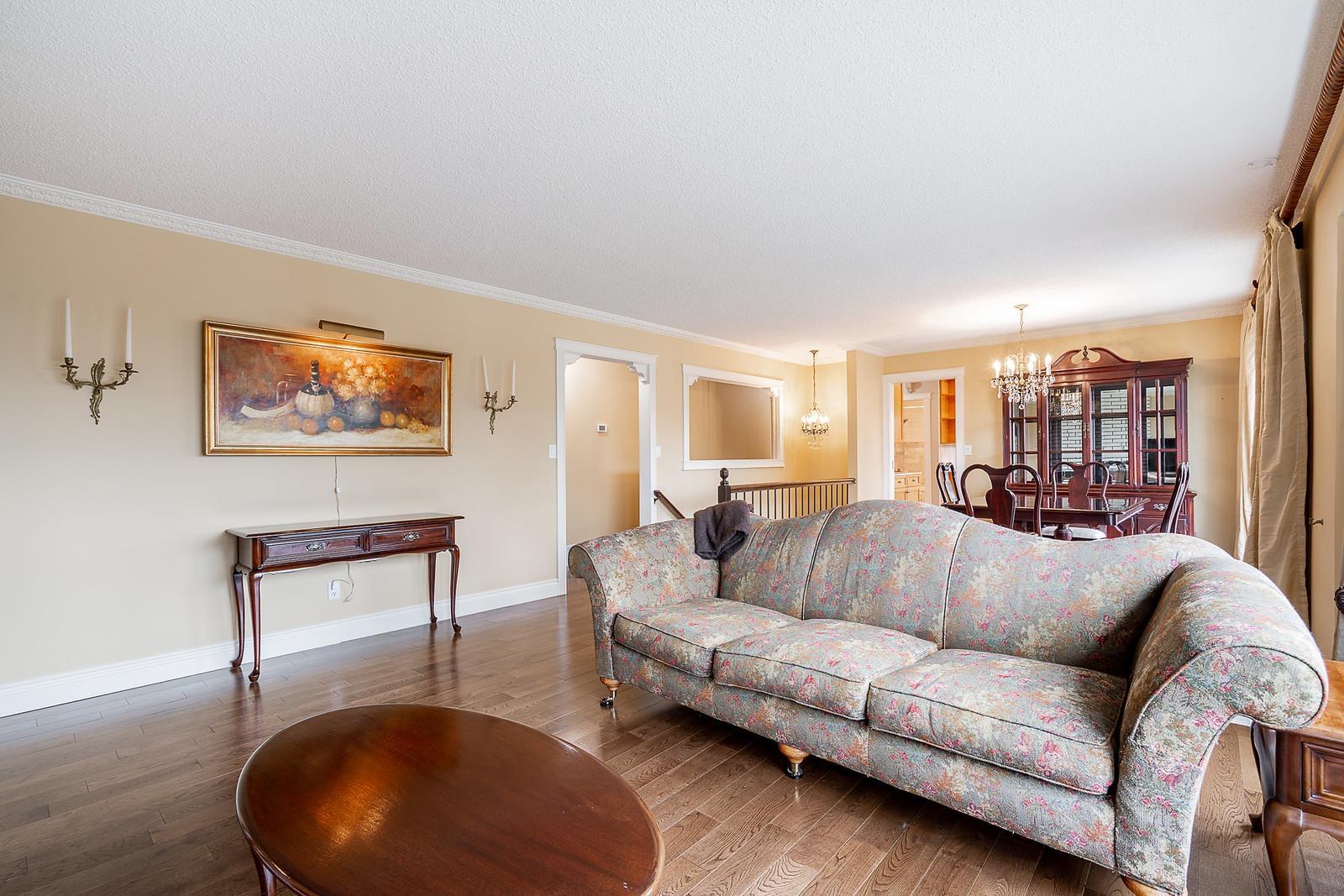 1243 PARKER STREET, White Rock