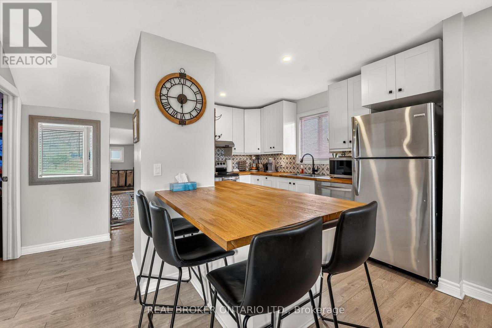 325 CROWLAND AVENUE - 5