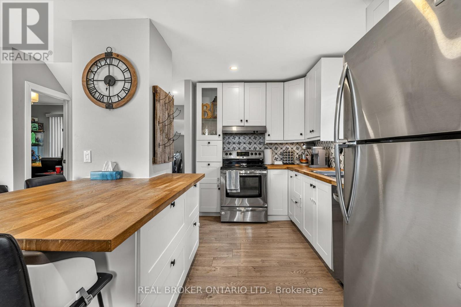 325 CROWLAND AVENUE - 6