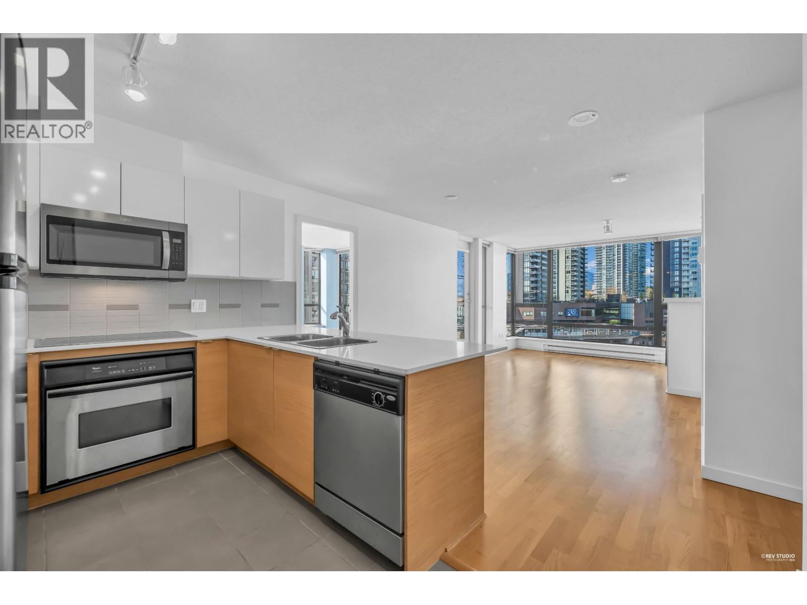 1002 4178 DAWSON STREET, Burnaby