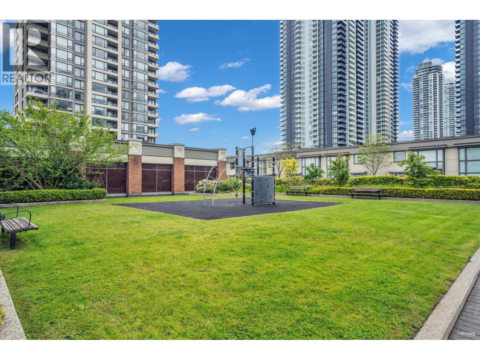 1002 4178 DAWSON STREET, Burnaby