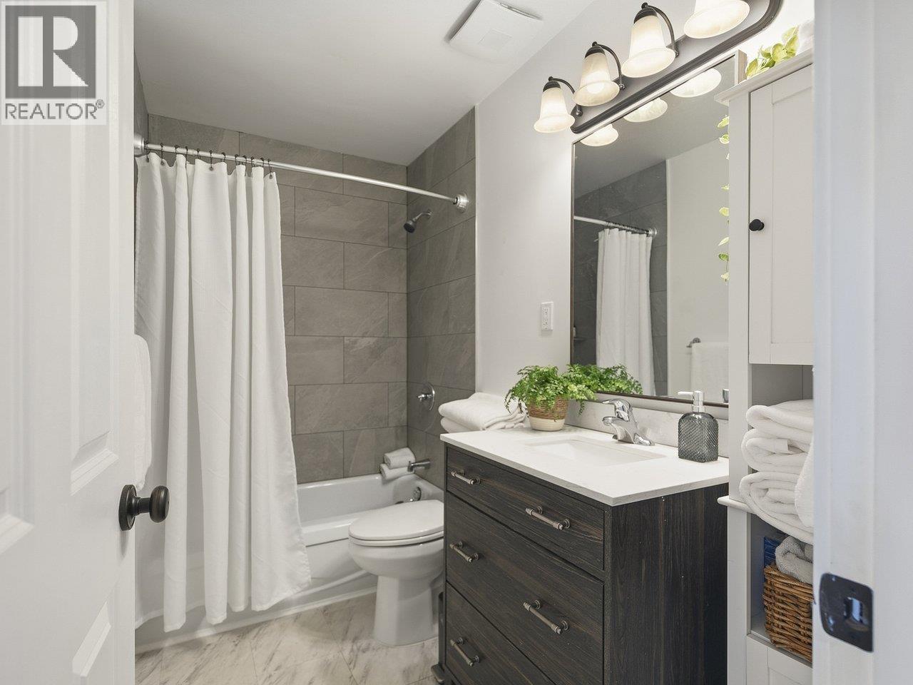 1 3031 WILLIAMS ROAD, Richmond