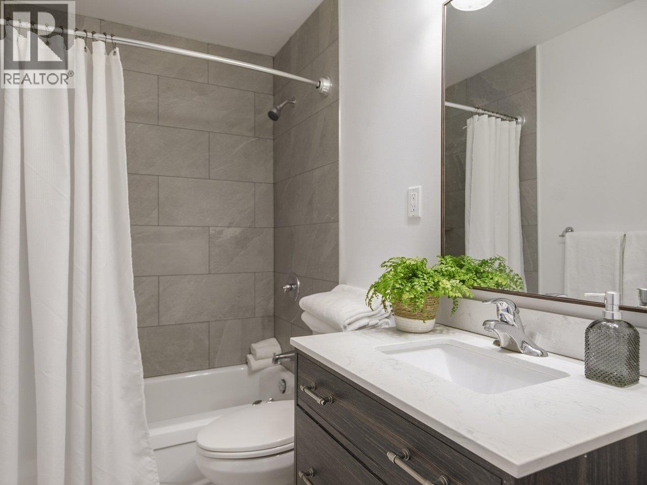 1 3031 WILLIAMS ROAD, Richmond