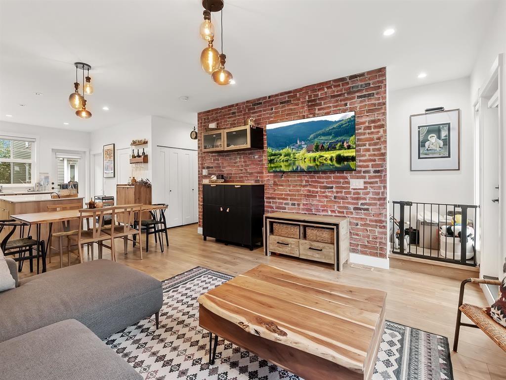 9 145641 WINTER CRESCENT, Surrey