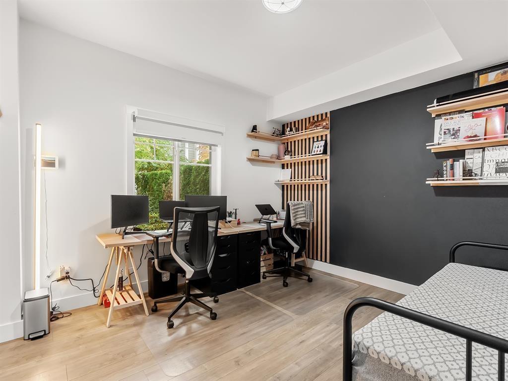 9 145641 WINTER CRESCENT, Surrey