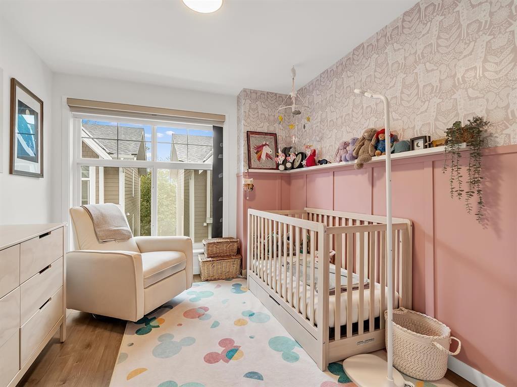 9 145641 WINTER CRESCENT, Surrey