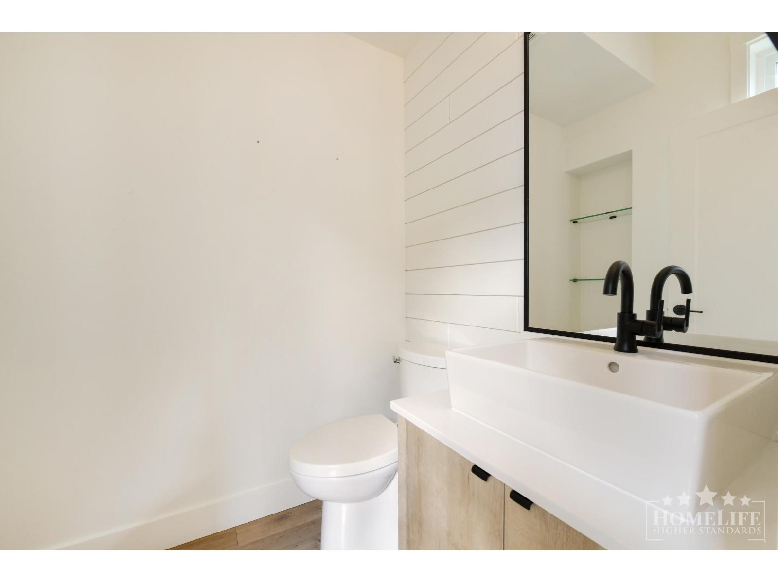 9 145641 WINTER CRESCENT, Surrey