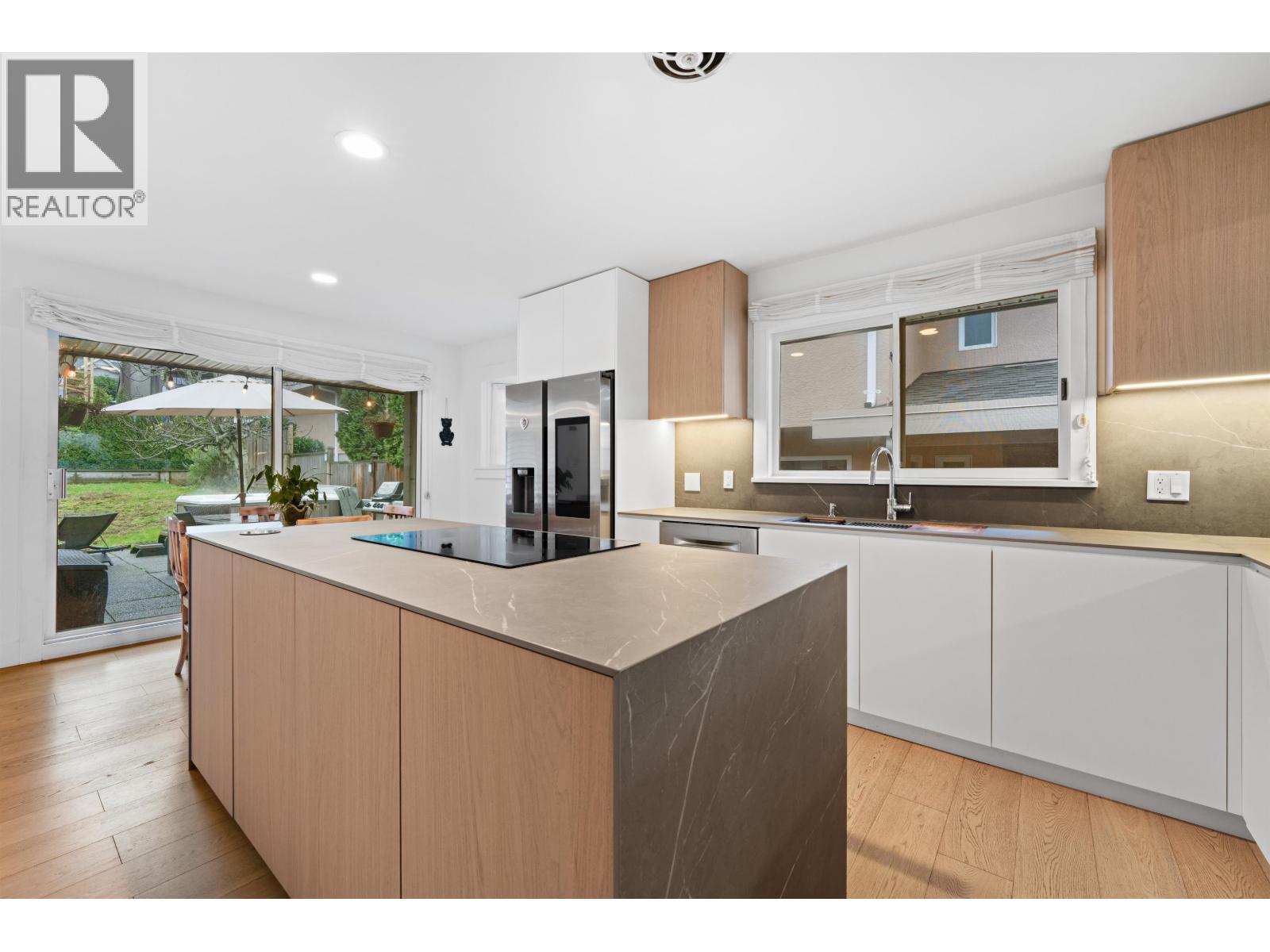 6422 DOUGLAS STREET — photo 11