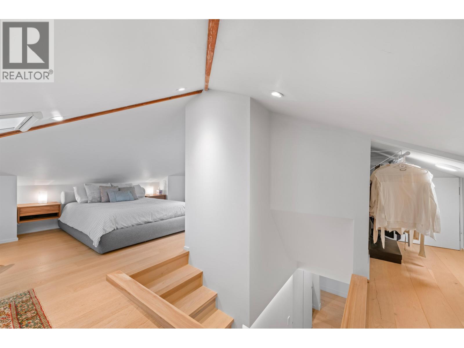 6422 DOUGLAS STREET — photo 15