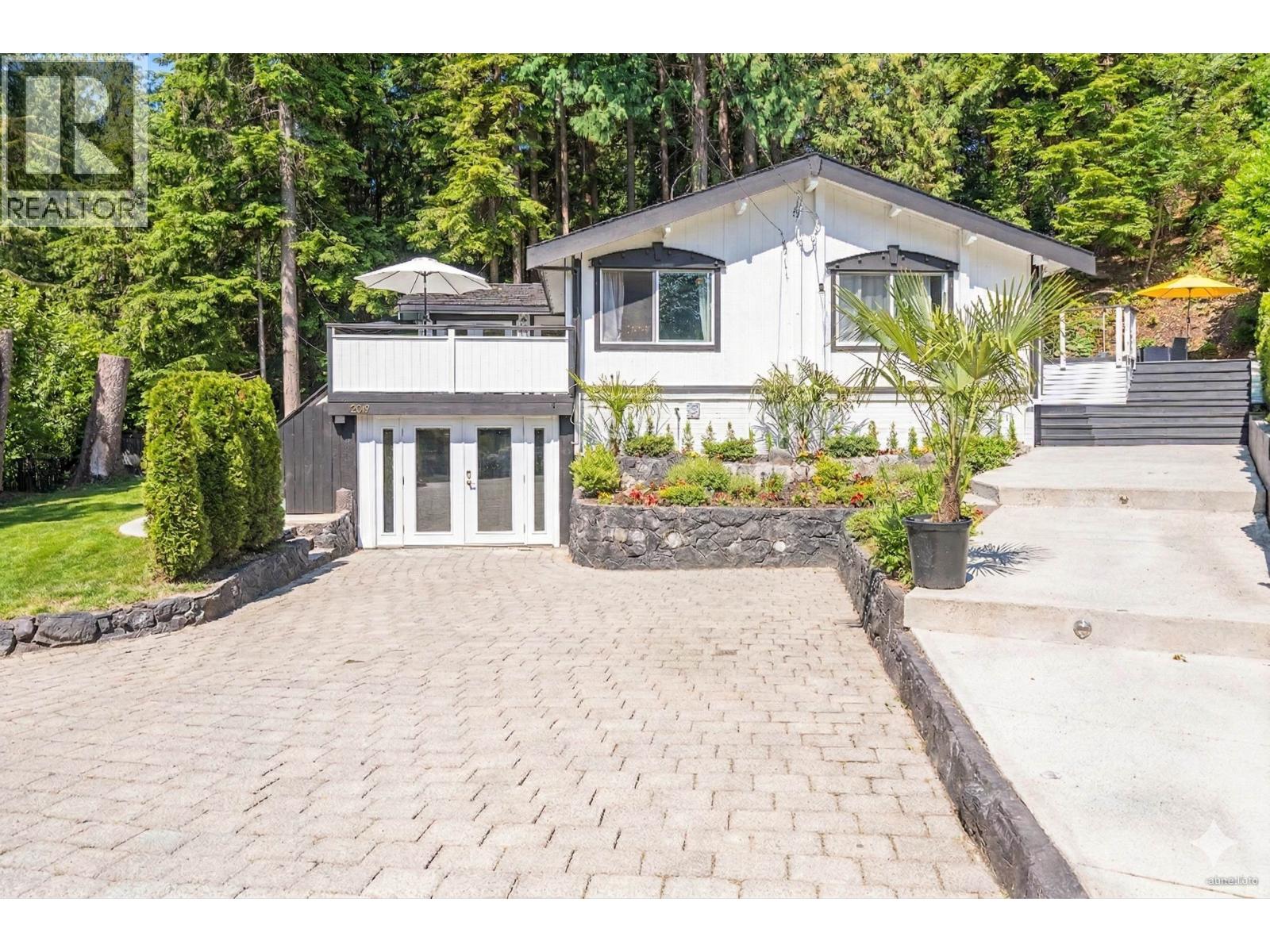 3870 EMERALD DRIVE, North Vancouver