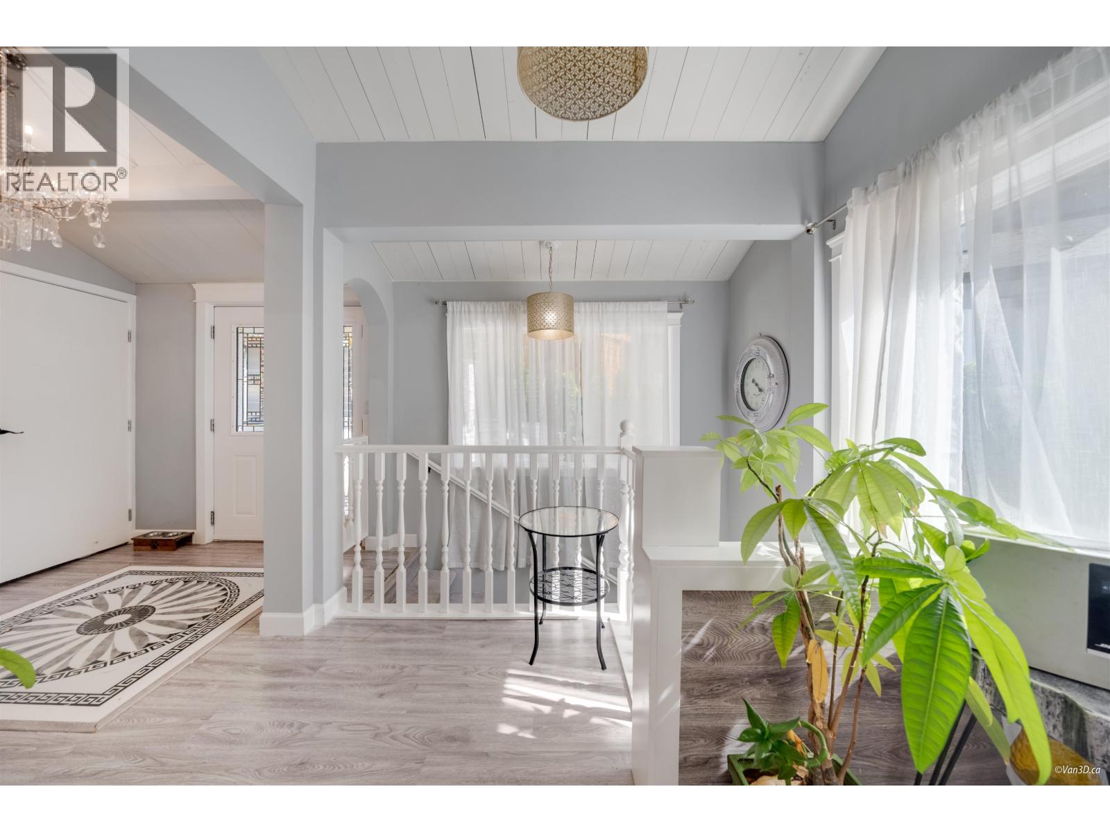 3870 EMERALD DRIVE, North Vancouver