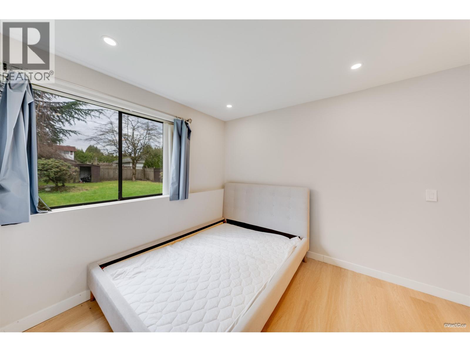 5571 CLAUDE AVENUE, Burnaby