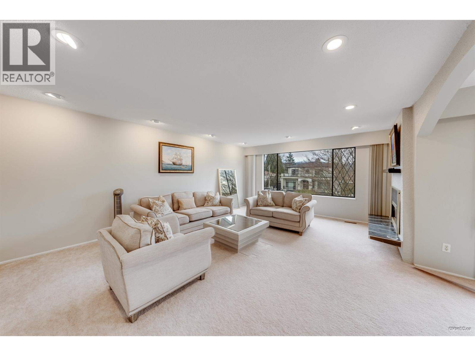 5571 CLAUDE AVENUE, Burnaby