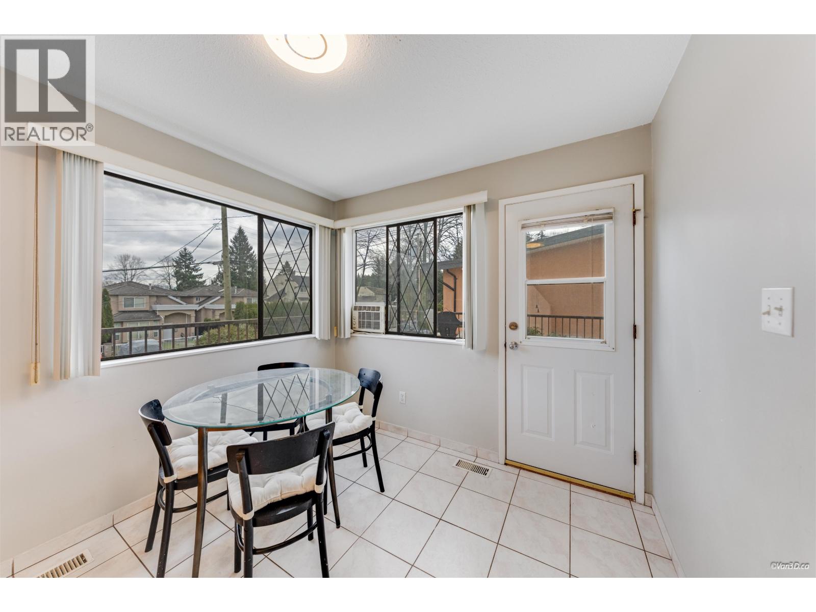 5571 CLAUDE AVENUE, Burnaby