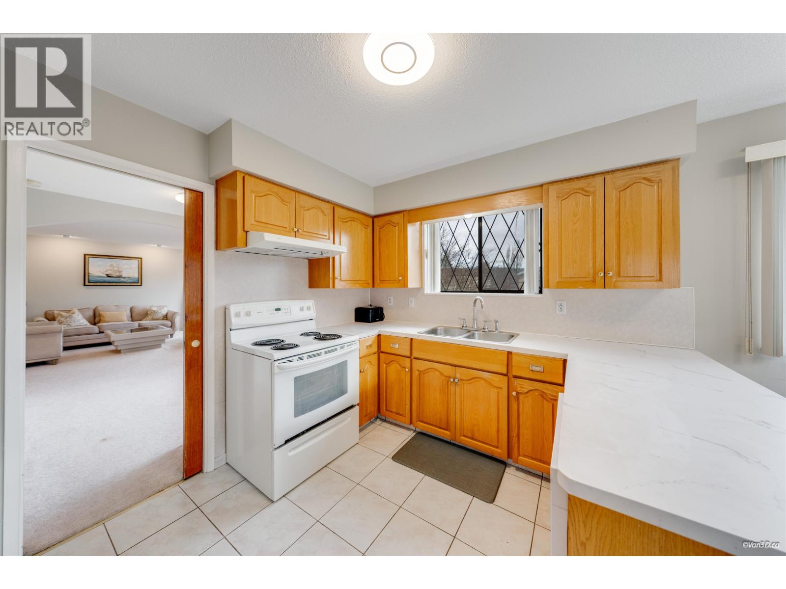 5571 CLAUDE AVENUE, Burnaby