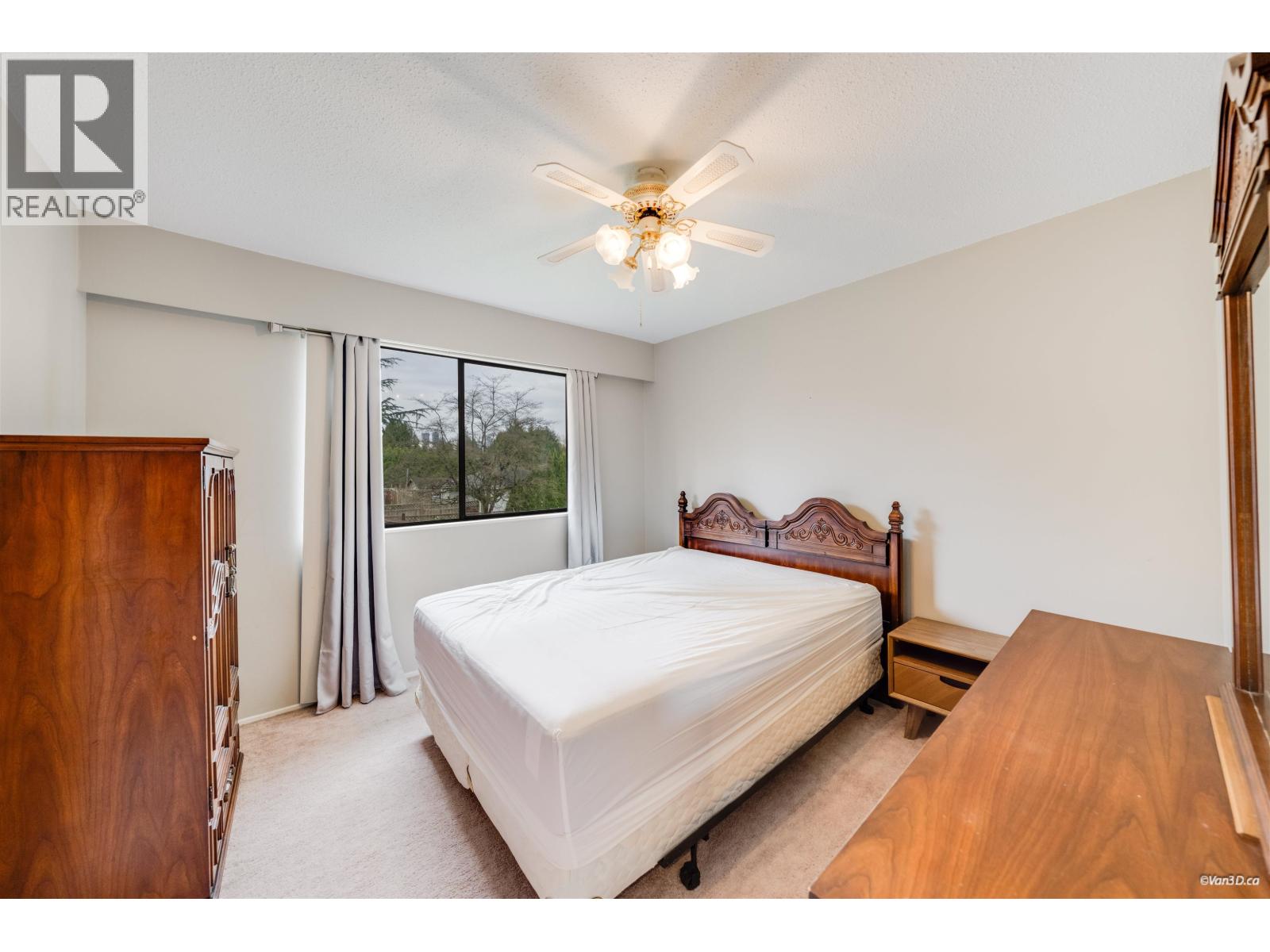 5571 CLAUDE AVENUE, Burnaby