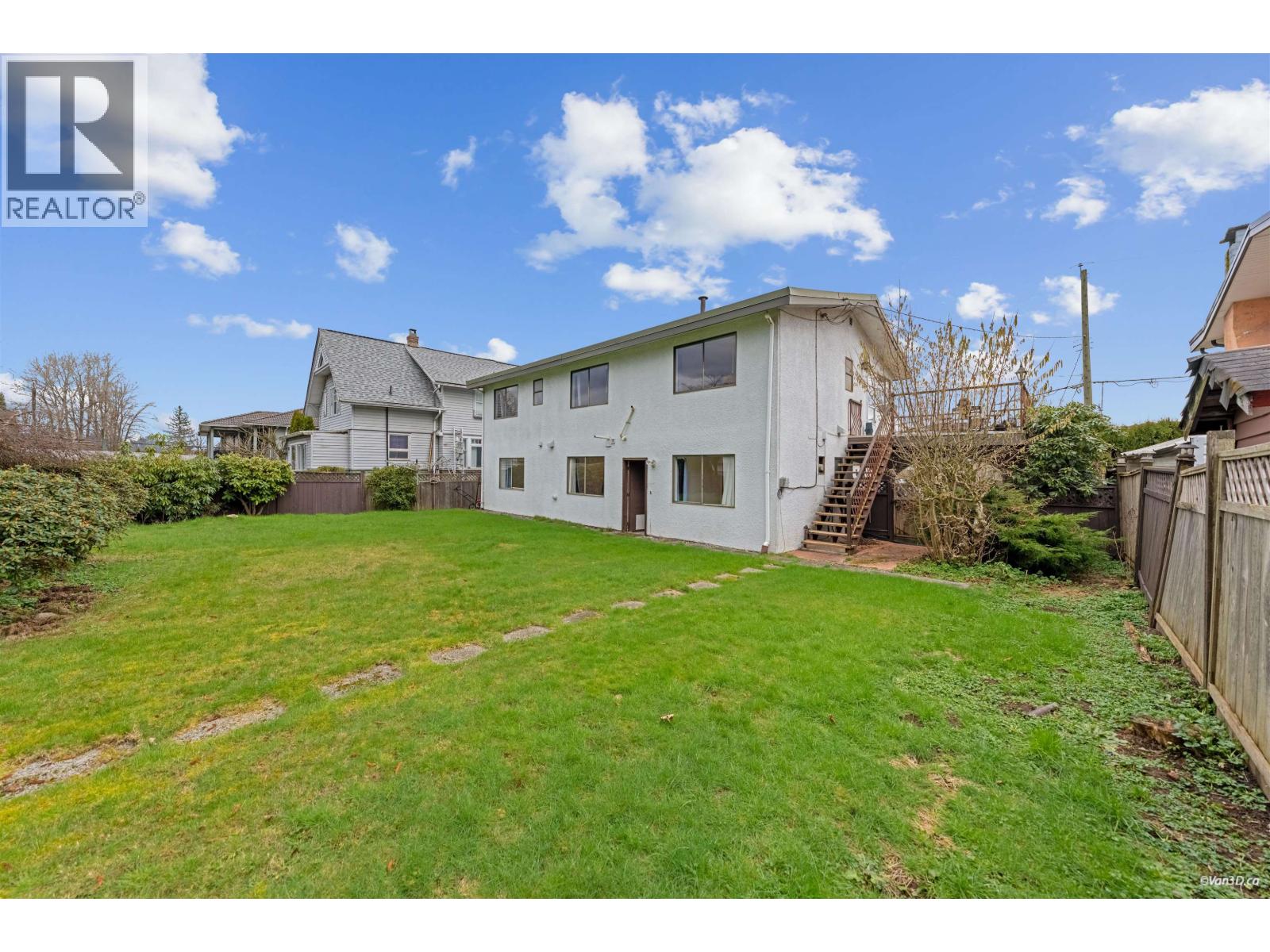 5571 CLAUDE AVENUE, Burnaby