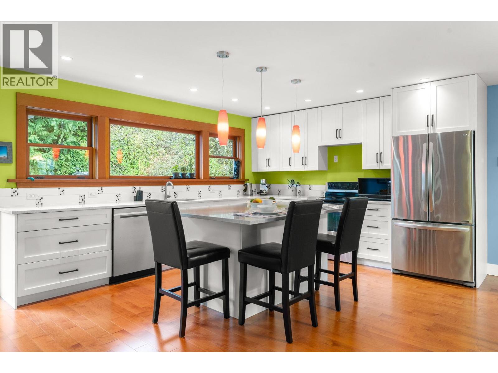 1085 EDGEWOOD ROAD, North Vancouver