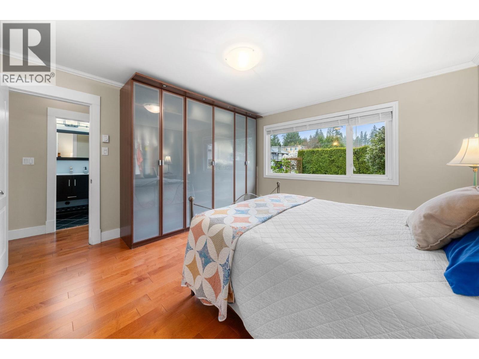 1085 EDGEWOOD ROAD, North Vancouver