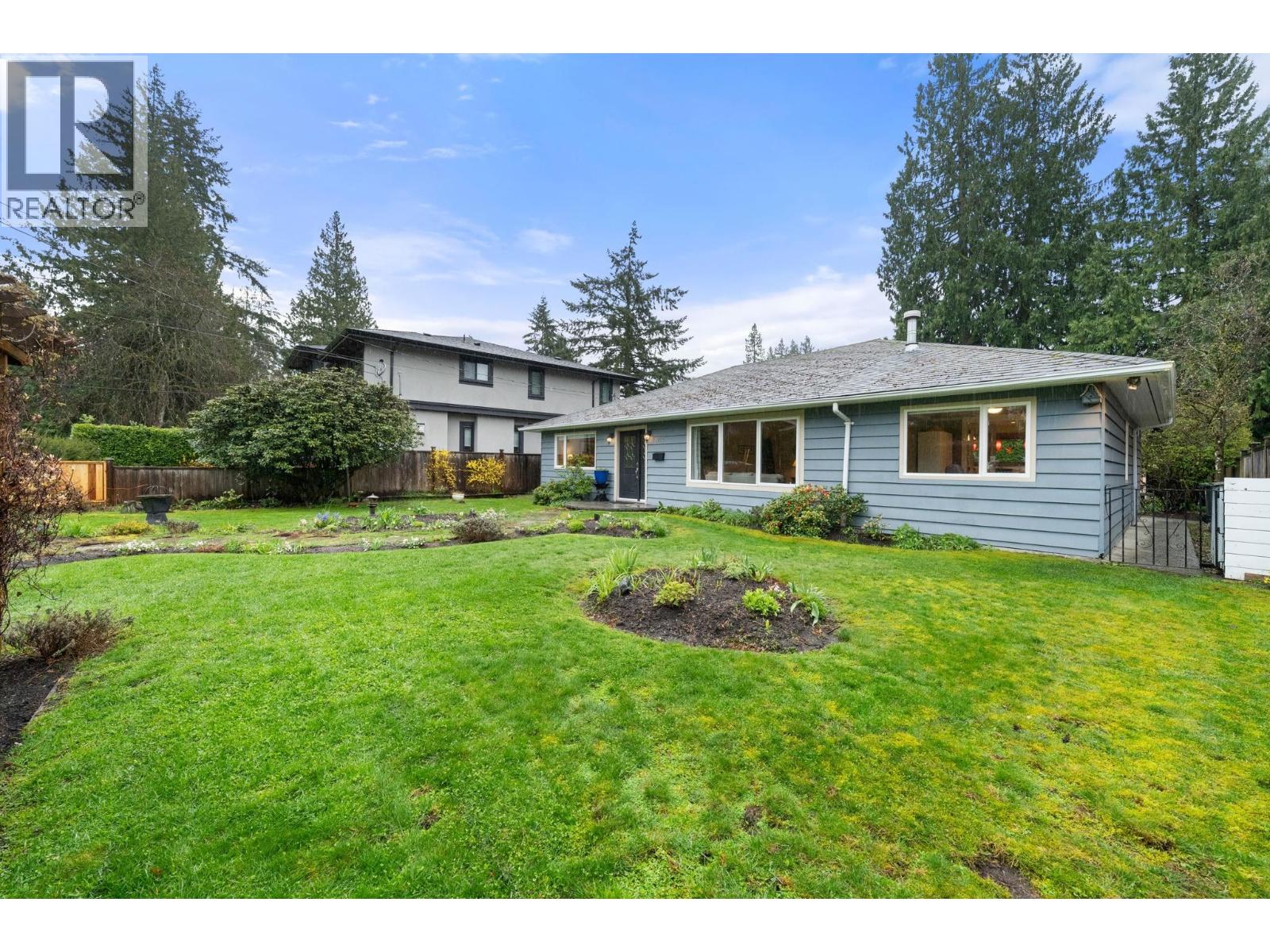 1085 EDGEWOOD ROAD, North Vancouver