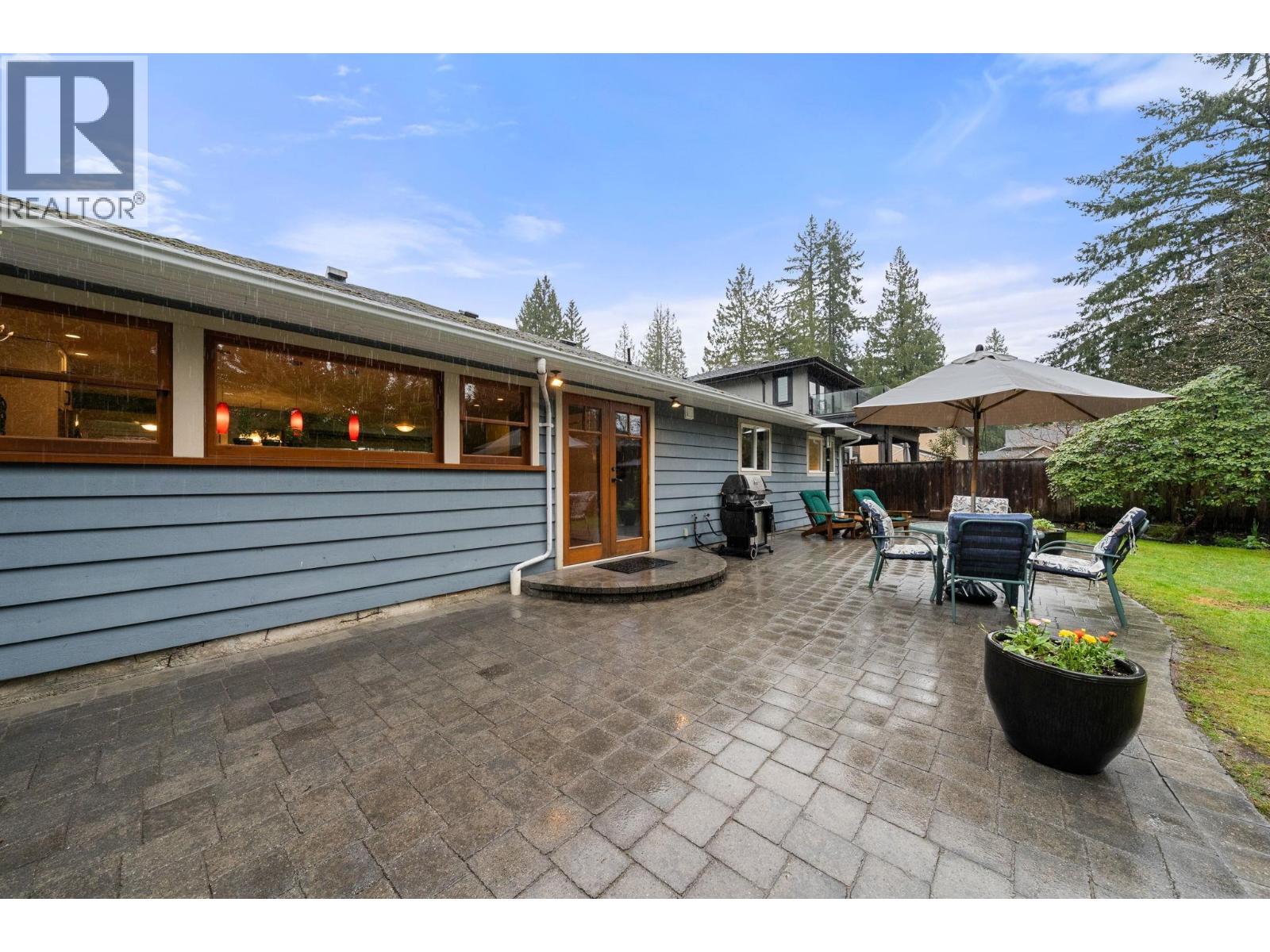 1085 EDGEWOOD ROAD, North Vancouver