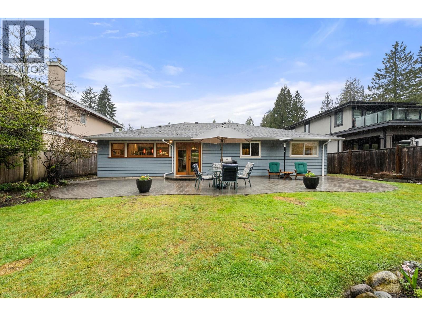 1085 EDGEWOOD ROAD, North Vancouver