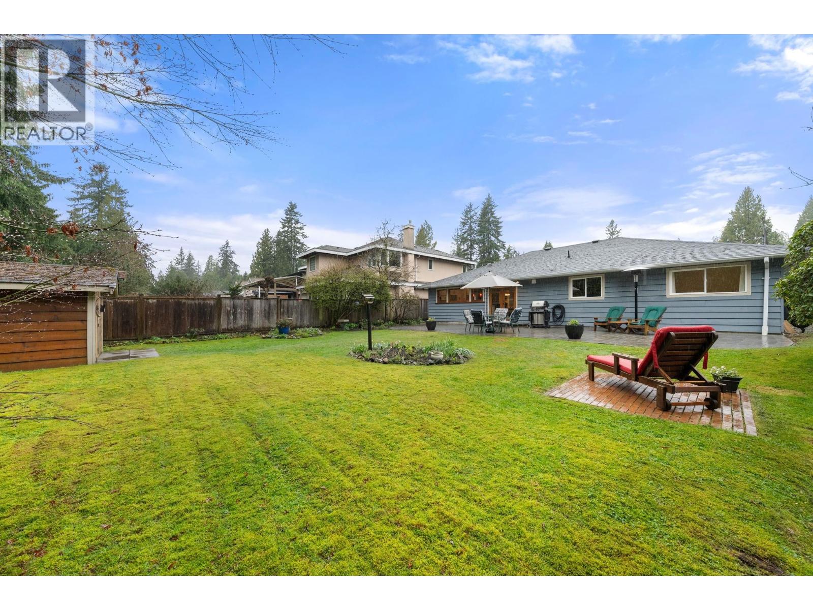 1085 EDGEWOOD ROAD, North Vancouver