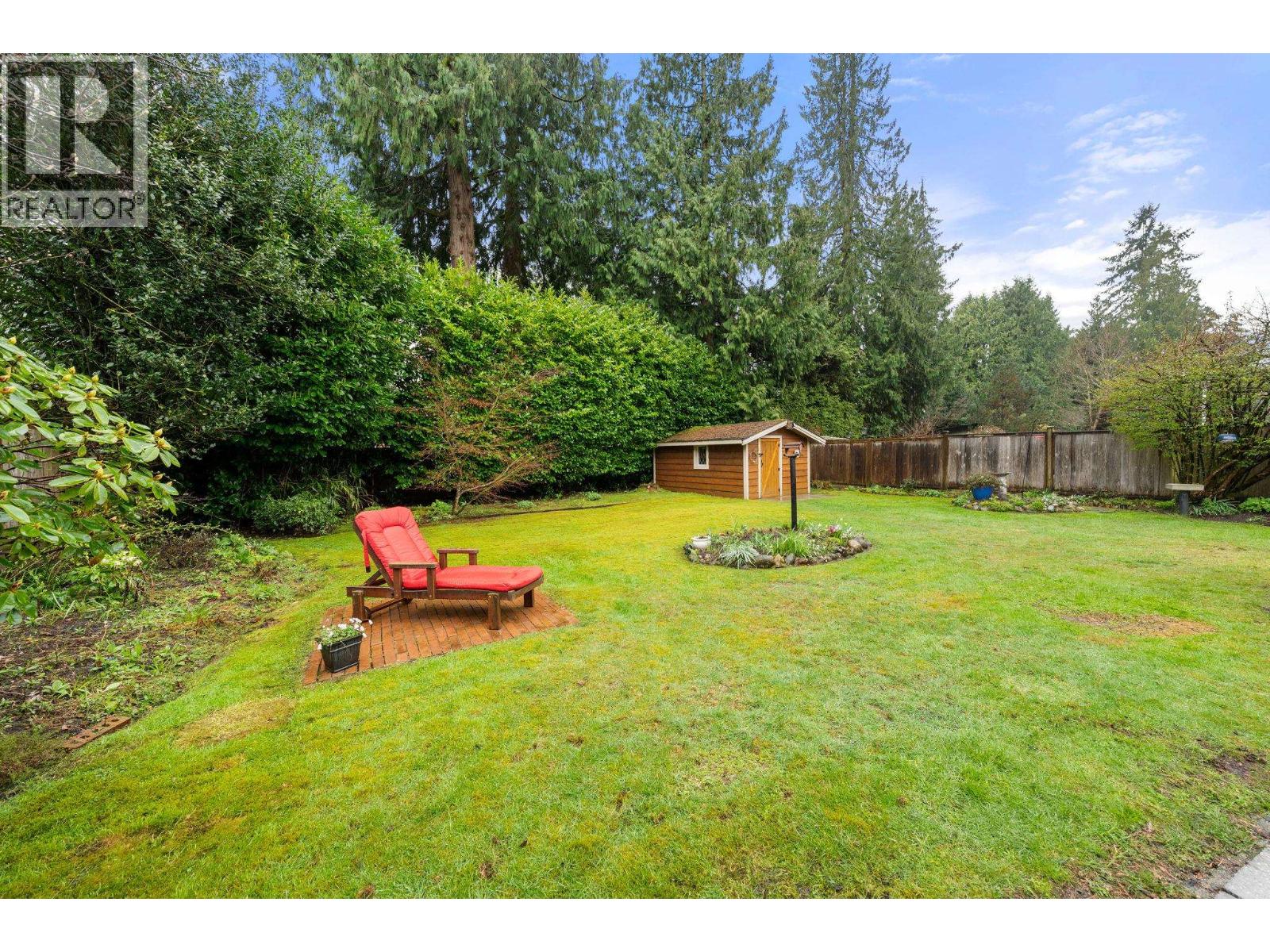 1085 EDGEWOOD ROAD, North Vancouver