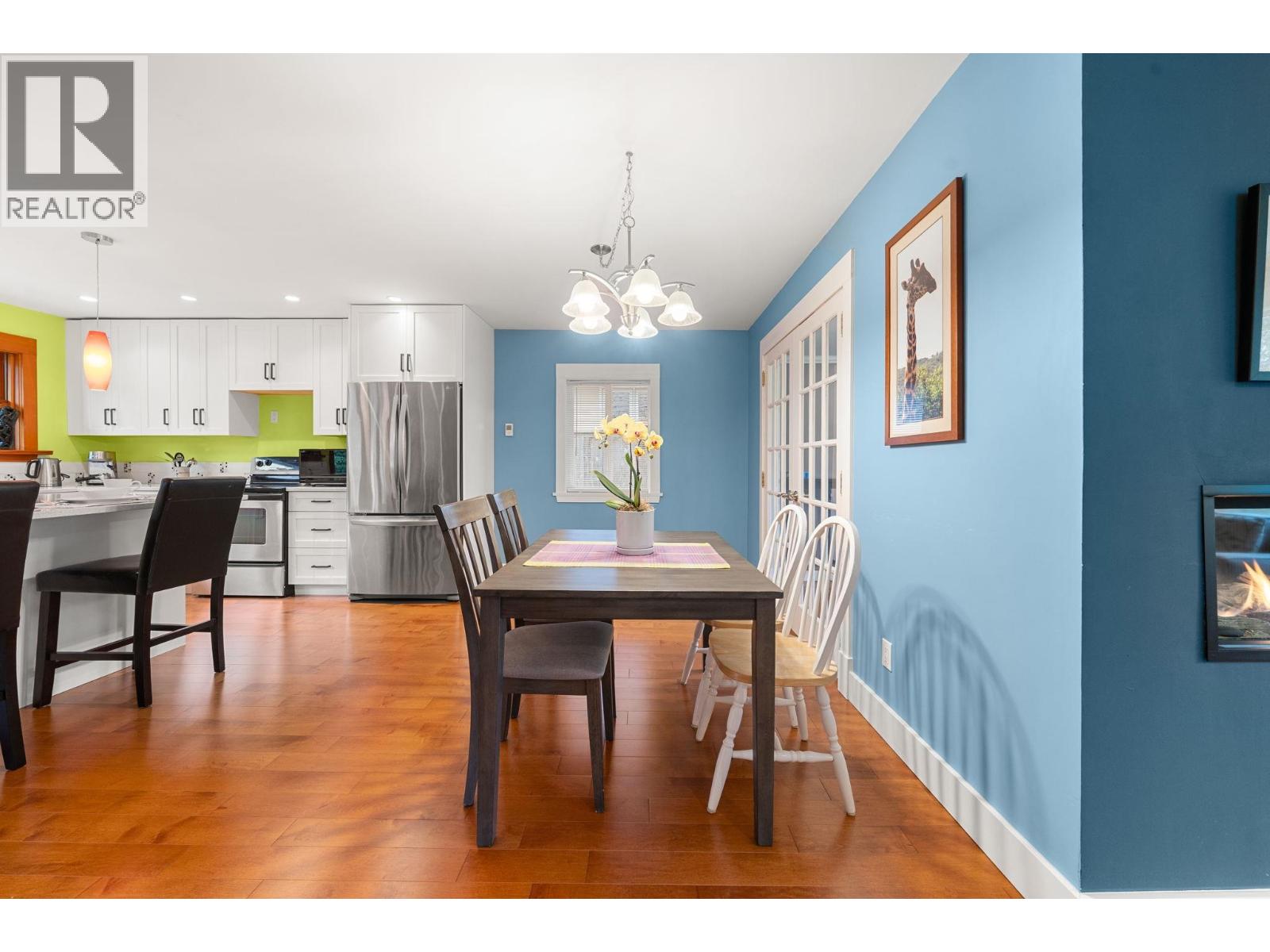 1085 EDGEWOOD ROAD, North Vancouver